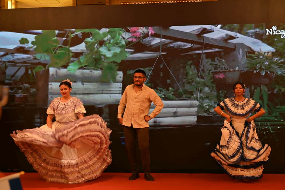 中尼复交四周年暨党际友谊四十周年纪念活动